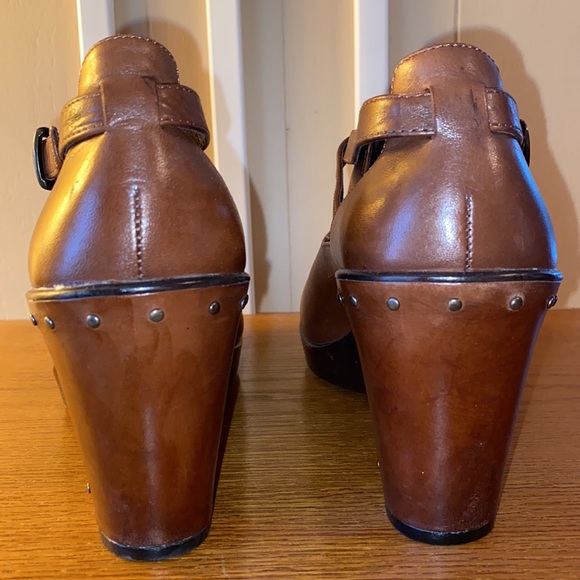 Dansko Shoes - Picture 2 of 8